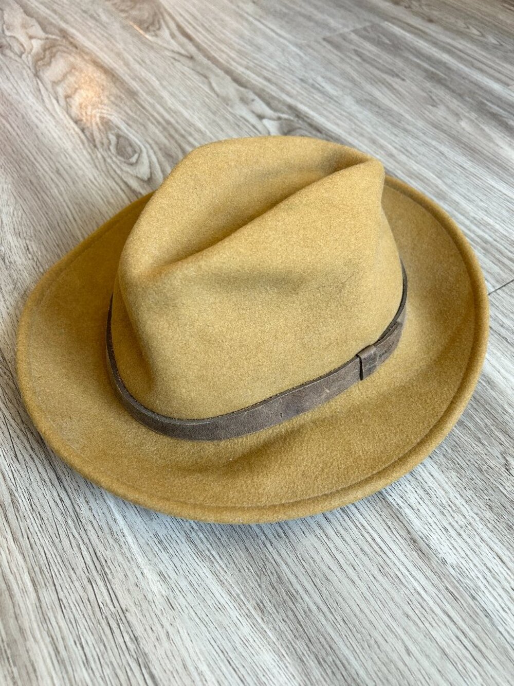 Bailey of Hollywood 100% Wool LiteFelt Packable Poet Fedora Hat in Camel Brown